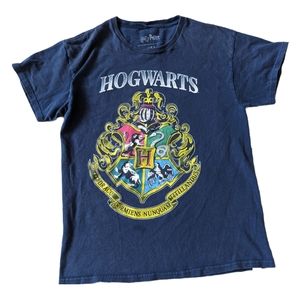 Harry Potter Hogwarts Shirt L
